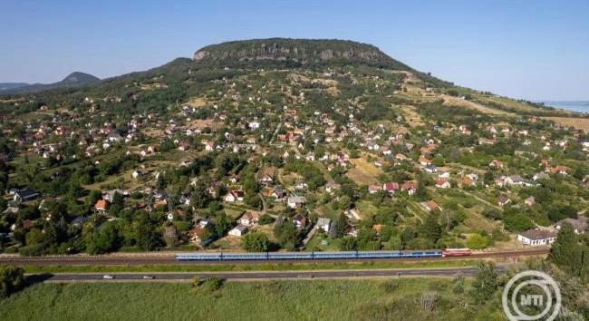 A tavaszi szünet után folytatja az észak-balatoni vonal karbantartását a MÁV