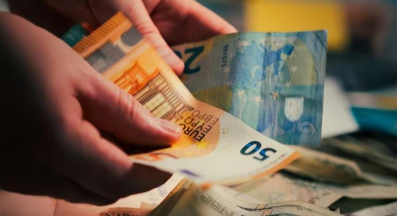 Több tízezer nyugdíjas kap emelést áprilistól kezdve