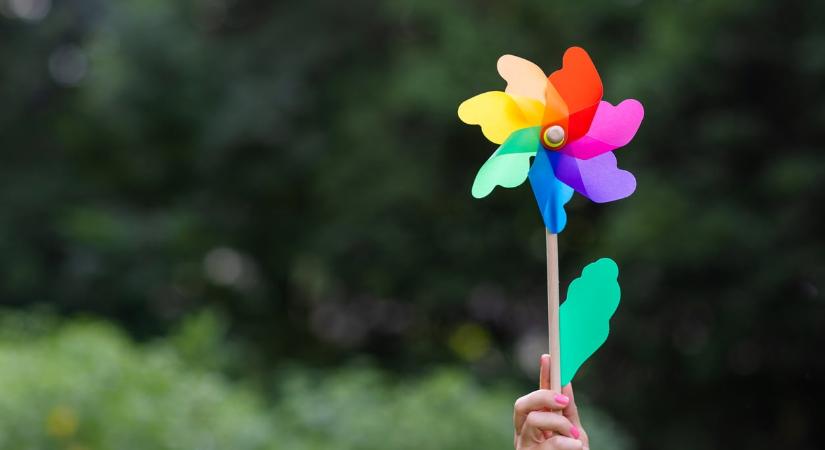 Időjárás 2026. április 10.: Hidegfronti hatás van érvényben erős széllel