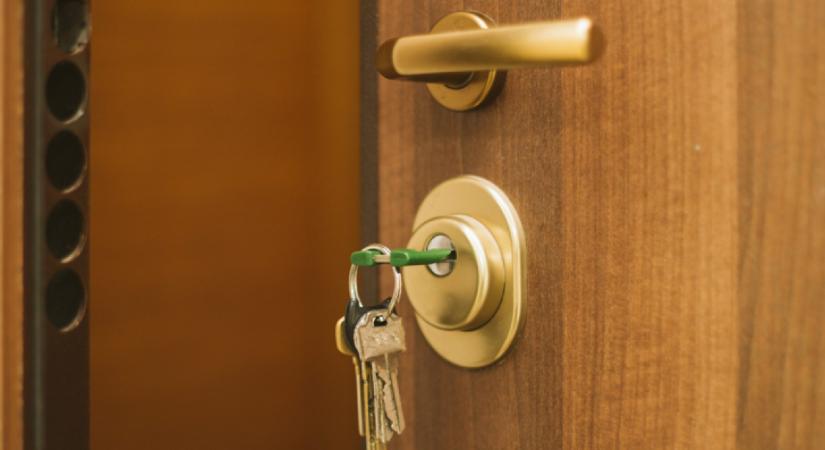 Óriási veszélynek teszed ki magad, ha éjszakára a zárban hagyod a kulcsot