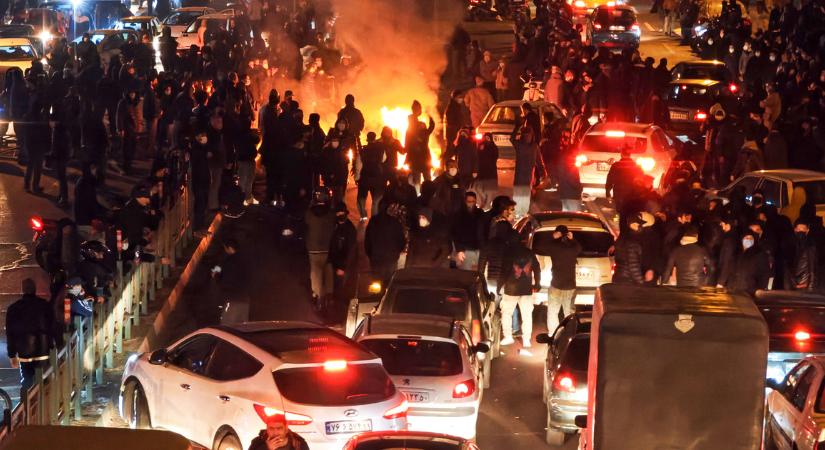 Háború ide, tűzszünet oda, Iránban megállás nélkül folynak a kivégzések