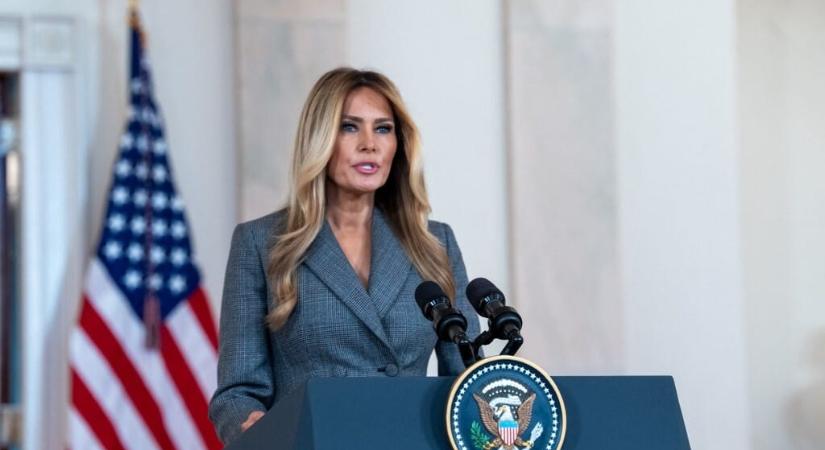 „Aljas kísérletek a hírnevem bemocskolására” – Melania Trump tagadja, hogy közvetlen kapcsolatban állt volna Jeffrey Epsteinnel