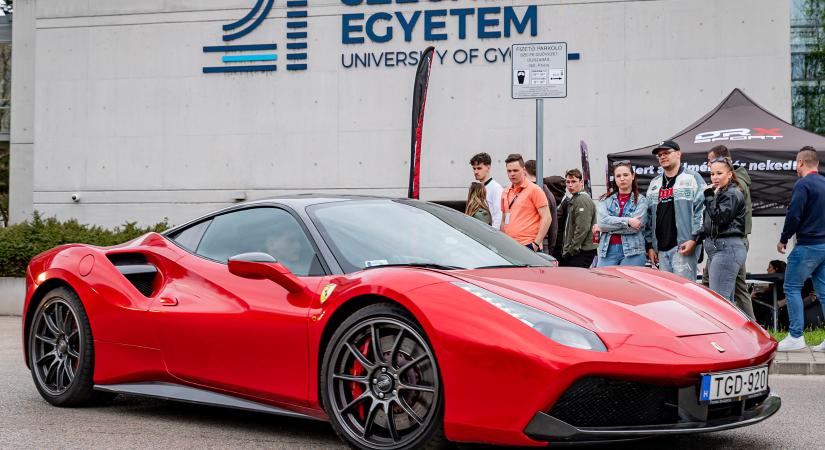 Autóstalálkozó: több ezer érdeklődőt várnak a Széchenyi István Egyetemre