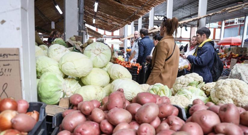 Mindenki ezt viszi a szolnoki piacról, a felét mégis kidobják, pedig aranyat ér – galériával, videóval