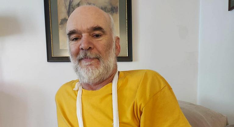 Medve támadt Vida Gábor íróra, aki távcsöve szíjával kötötte el vérző karját