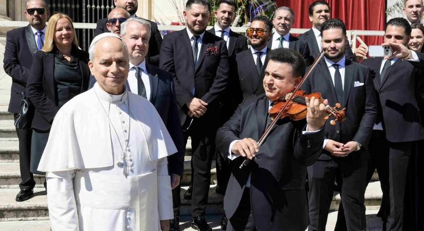 Leó pápának hegedült Mága Zoltán