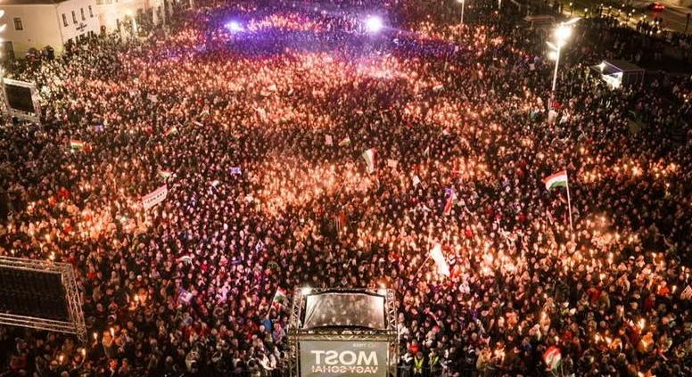 Publicus: A biztos szavazó pártválasztók körében 52-39-re vezet a Tisza Párt