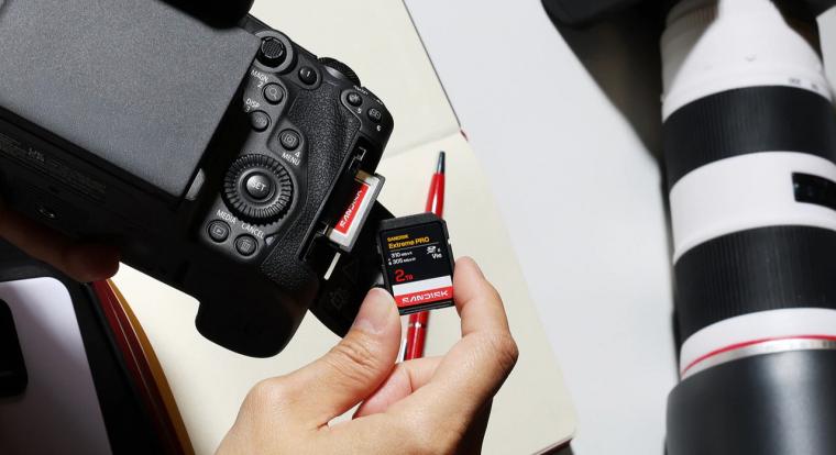 A SanDisk szimpla SD-kártyája 1 millió forintba kerül