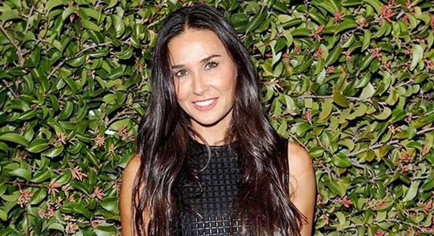 Demi Moore bájos arcát a plasztika teljesen tönkretette – 63 évesen így néz ki