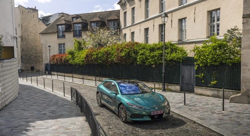 Megjött Európába, kiderült a kínaiak percek alatt feltölthető villanyautójának ára