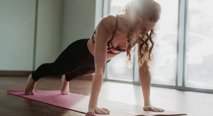 Meddig kell bírni a planket? Íme az életkor szerinti irányadó számok