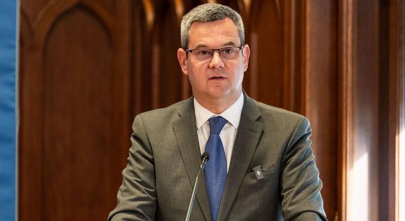 Takács Péter bejelentette: milliárdok érkeznek Pápára