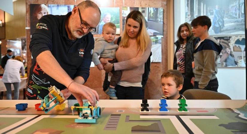 Gyerekek, kütyük és családok: marad-e valódi gyerekkor a képernyők mellett?