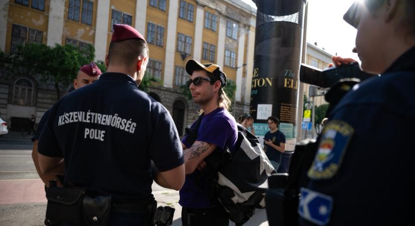 Pártbefolyástól mentes működést, fegyvertelen szolgálatot ígér a rendőrség a vasárnapi választásokra