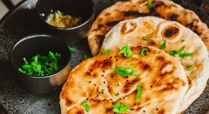 Puha, sajttal töltött lepény: a család kedvence szószok mellé