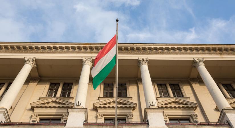 Elképesztő tempóban árusítja ki az épületeit a magyar állam: kevesen tudják, de egy furcsa trükköt is bevetnek az eladásoknál