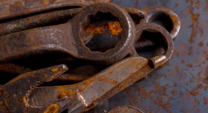 3 háztartási trükk, amivel megmentheted a rozsdás szerszámokat és beszáradt ecseteket