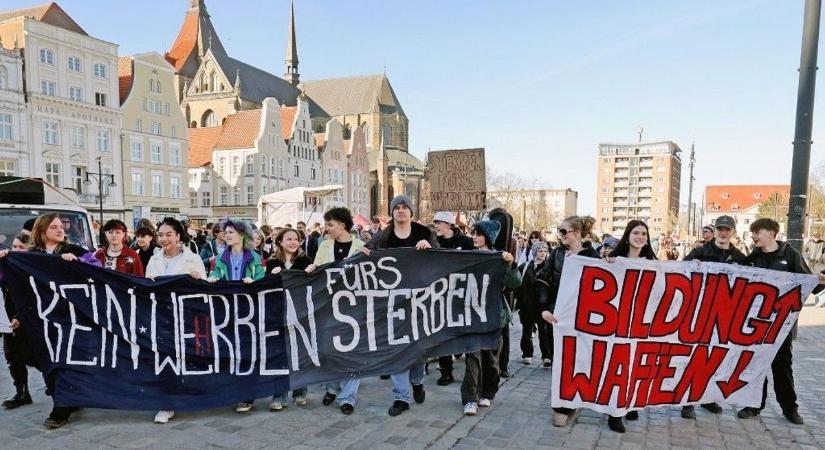 A német fiatalok nem kérnek sem a sorkatonaságból, sem a brüsszeli háborús tervekből (videó)