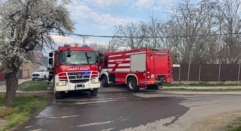 Hatalmas lángokkal égett egy teherautó hajdú-biharban