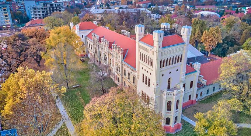 Ünnepélyesen megnyitják a felújított galántai reneszánsz kastélyt