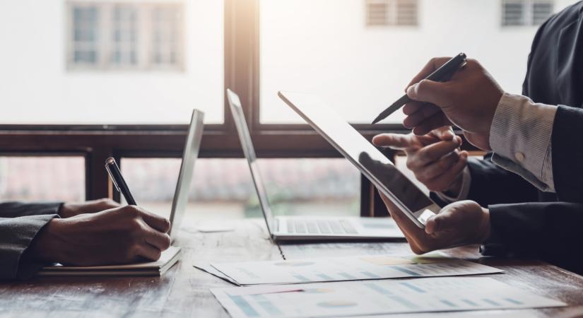 KPMG: Eltűnhet Magyarországon a nemek közötti bérszakadék