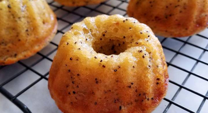 Citromos-mákos mini kuglóf: puha, illatos sütemény