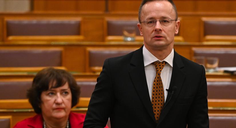 Szijjártó Péter: az ukrán elnöknek nem három nappal a választás előtt kellene színházat játszania Kárpátalján