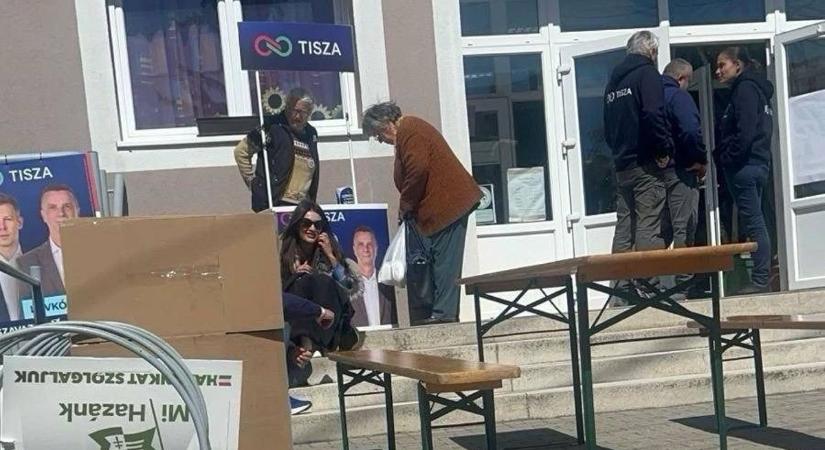 A Tisza jelöltje ruháért, ételért és ötezer forintért próbált szavazatokat gyűjteni Zalában (videó)