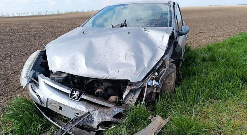 Két embert szállítottak kórházba a bokodi baleset helyszínéről  fotók, videó