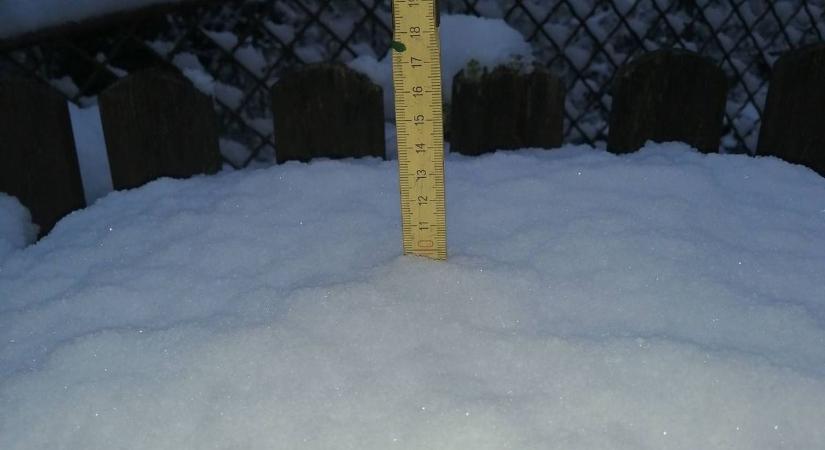 Ez nem áprilisi tréfa: Fehérbe borult Borsod, mutatjuk a havas felvételeket!