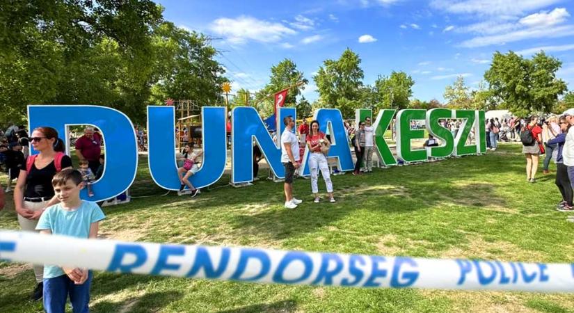 Leszakította az 5 éves kisfiú ujját a forgódob-játék Dunakeszin a majálison, most éhségsztrájkol az édesapa, ezt szeretné elérni