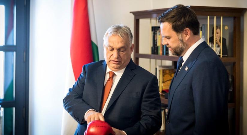 Orbán „erővel szeretné bevenni az internetet” – milyen kampányeszközökkel él a Fidesz, miket használ a Tisza?