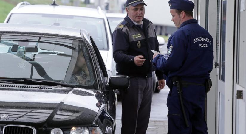 Reggel óta káosz uralja a határátkelőket