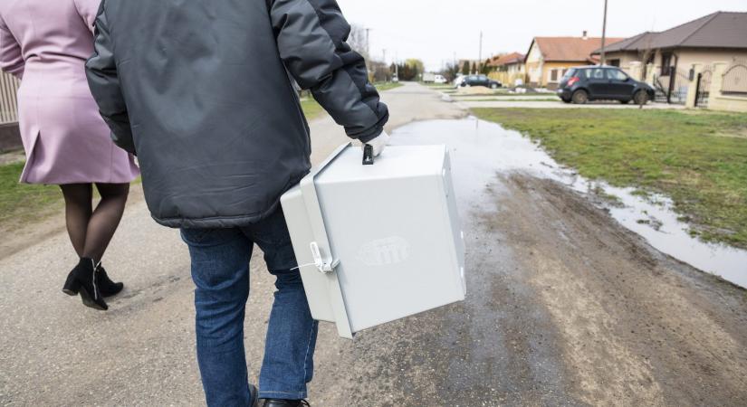 Tucatjával adhattak be hamis mozgóurnás kérelmeket egyetlen e-mail címről