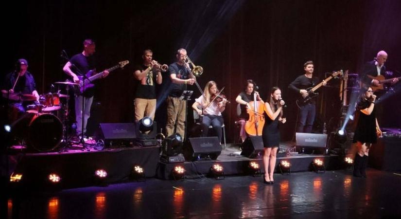 Ismét rendhagyó programmal készülnek Pakson a költészet napjára