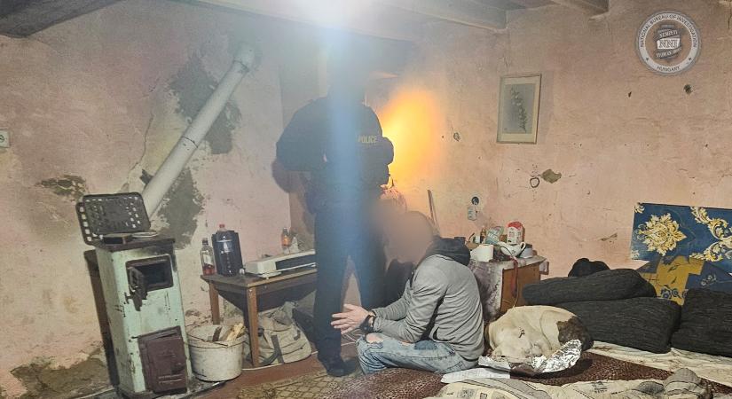 Hét településen egyszerre csaptak le a kristállyal kereskedőkre (videóval)