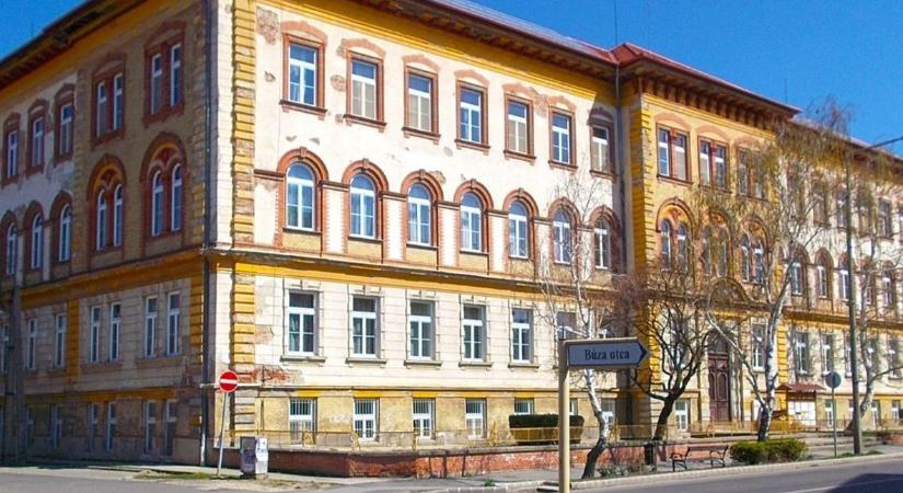 Egymilliárdnál is többet költenek a mezőtúri gimnáziumra: megvan, ki újíthatja fel a Telekit