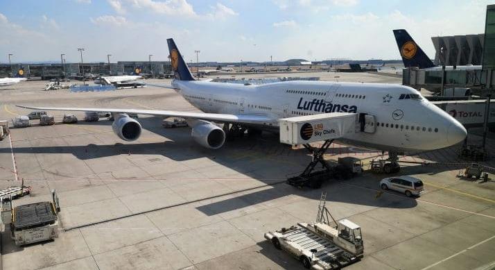 A Lufthansa légiutas-kísérői pénteken egynapos sztrájkot tartanak