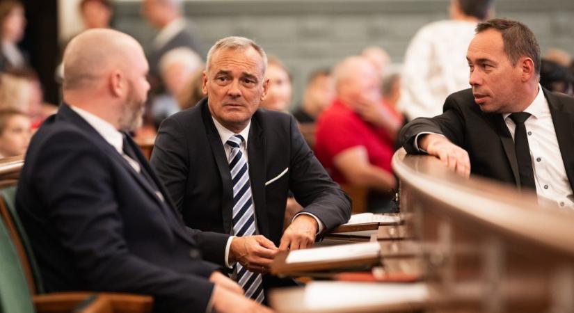 Vádat emeltek a volt fideszes politikus ellen a titokzatos Dézsi-videó ügyében