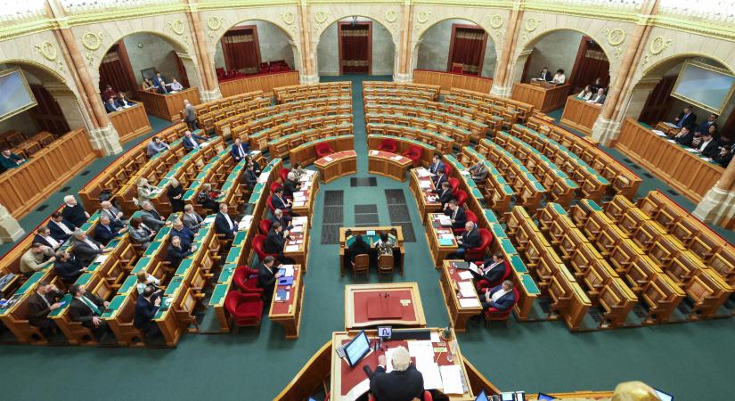Az Árva Ház búcsúja: hogyan üresítette ki a parlamentet a Fidesz–KDNP-többség?