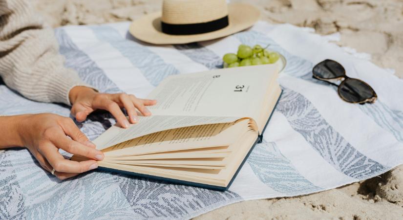 Könyves toplista: 7 regény, amit minden 30-as nőnek el kell olvasnia az életben