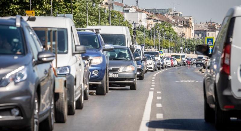 Dugó az M5-ös autópályán Örkény és Lajosmizse között