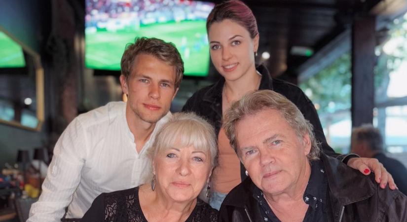 „A Béke maradjon velünk” – dallal buzdít szavazásra Bodnár Attila és családja