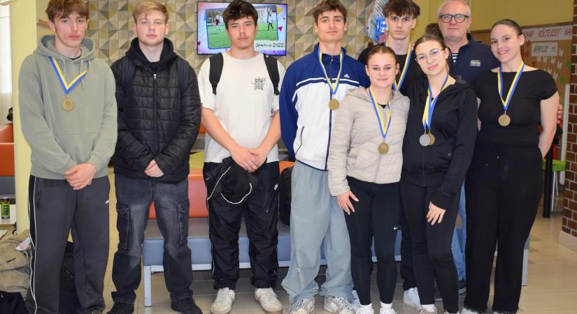 A Cseresnyés csapata nyerte az V. Kollégiumi Sportnapot
