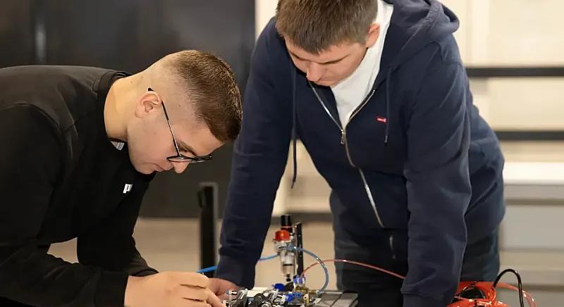 SMC Simulation of Mechatronic Challenge – középiskolások a jövő iparában