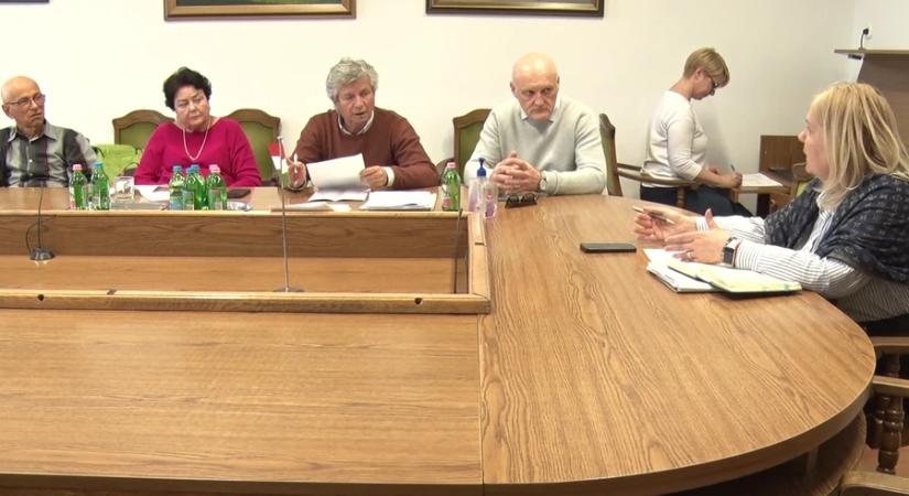 Plakátrongálással kapcsolatban döntött az OEVB