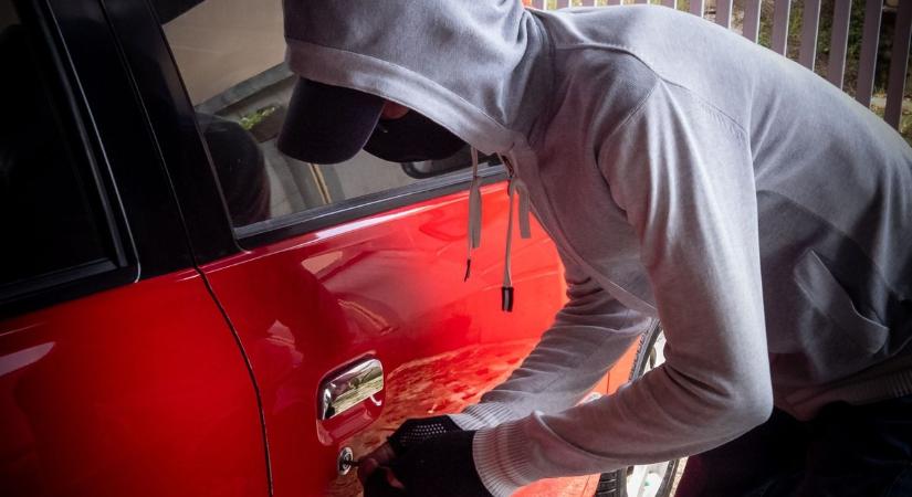 Autókat törtek fel Győrben és Sopronban, megelőzhető lett volna a baj