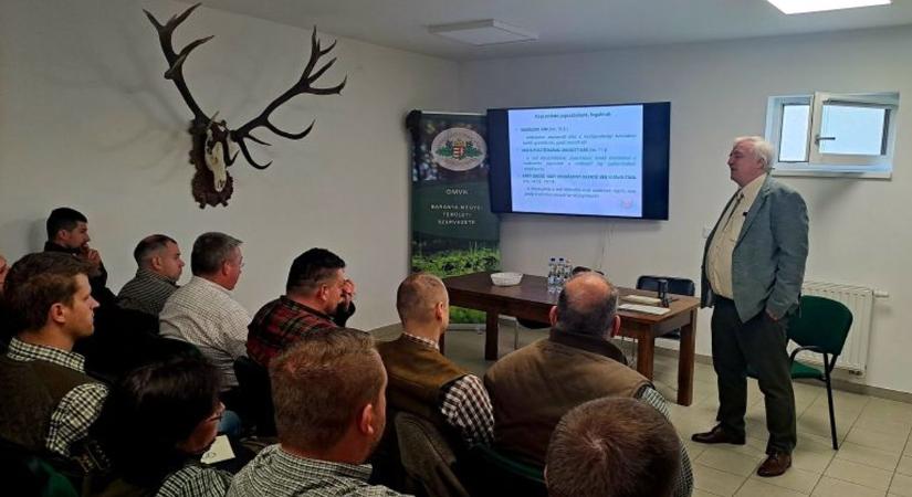 Szakmai továbbképzést tartottak a baranyai hivatásos vadászoknak