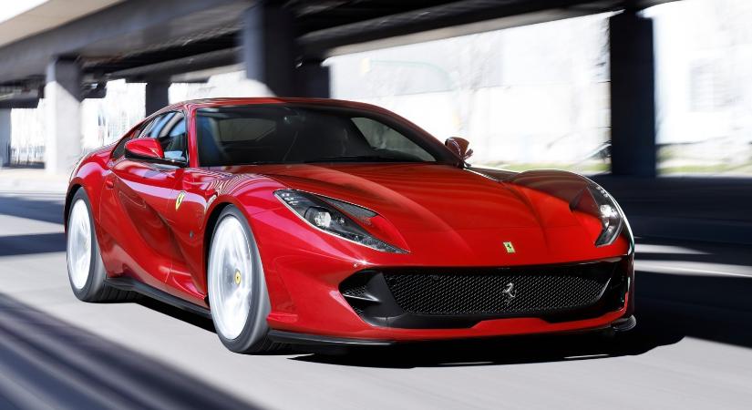 Ferrarit bérelt, tolvajnak nézték a rendőrök