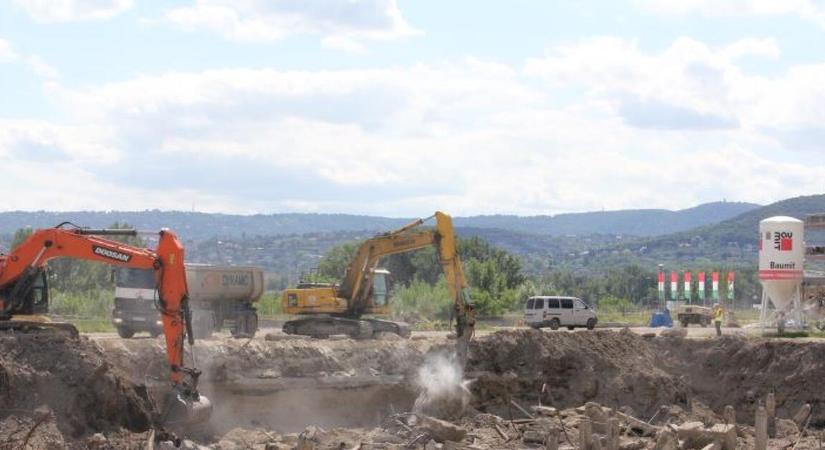 Megkötötték az önkormányzatok kezét a 3000 lakásos beruházásnál